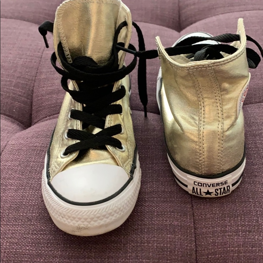 Converse - Picture 2 of 3